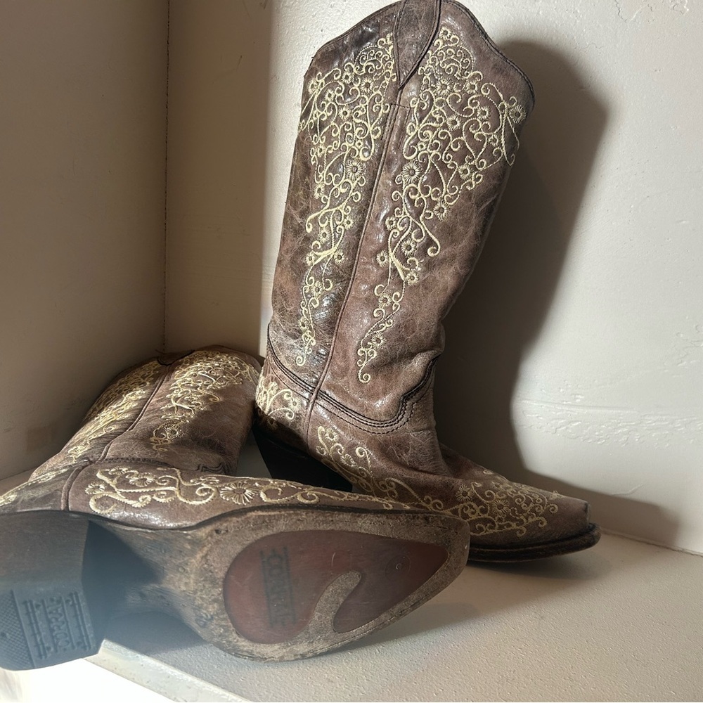 Corral Tan Handcrafted Boots - Picture 5 of 6